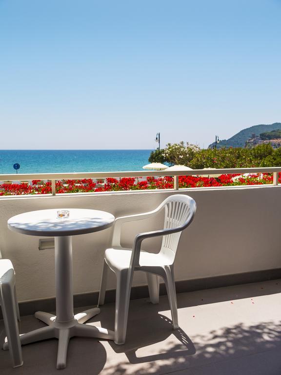 מרינה די קמפו Hotel Montecristo מראה חיצוני תמונה