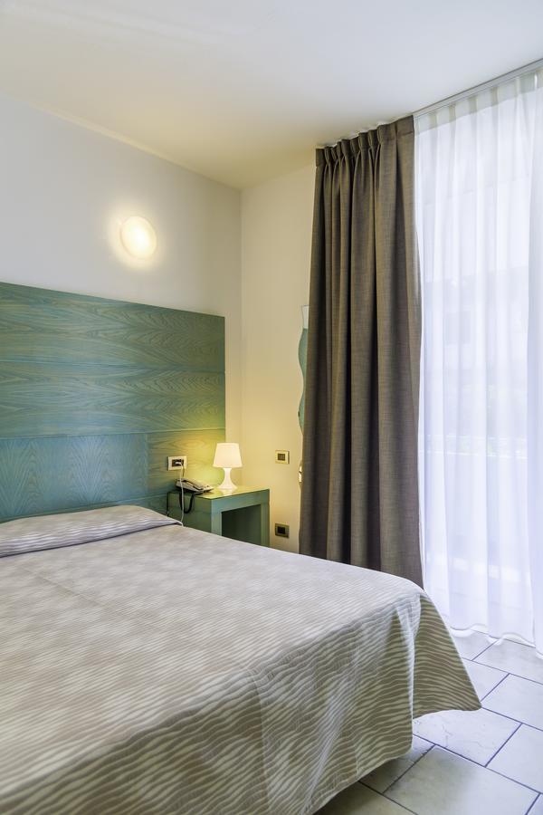 מרינה די קמפו Hotel Montecristo מראה חיצוני תמונה